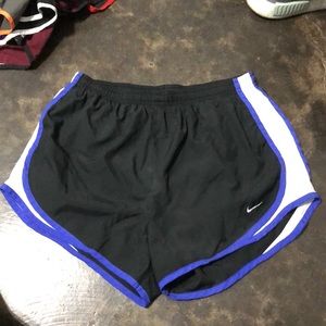 Nike shorts (black)
